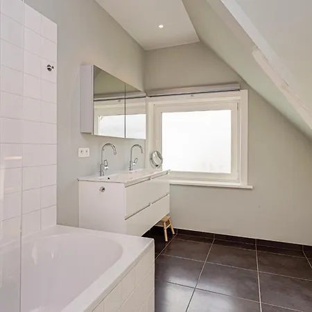 Manalou 2ev Apartment