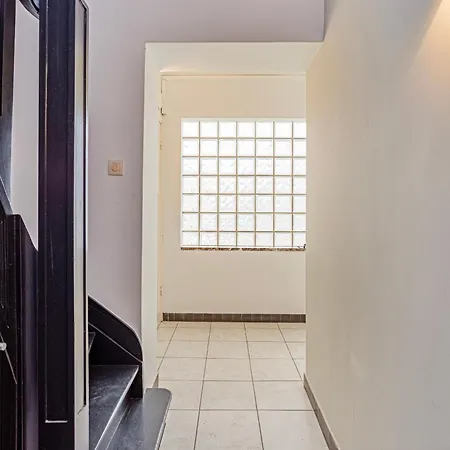 Manalou 2ev Apartment *